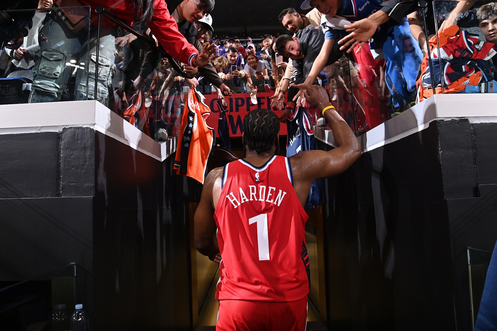 NBA彩经：快船拿下篮网 马刺轻取鹈鹕 雄鹿难胜独行侠