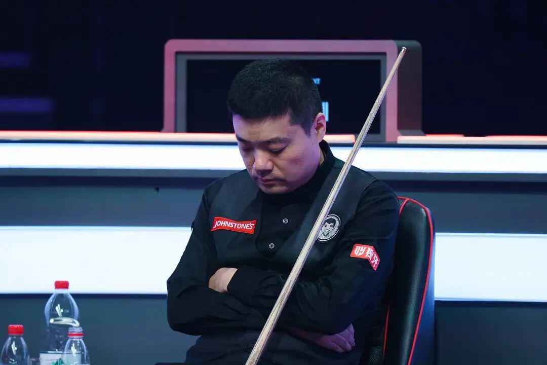 奇怪的默契增加了!斯诺克大师赛首轮比分全是6-2。三名中国选手闯入八强