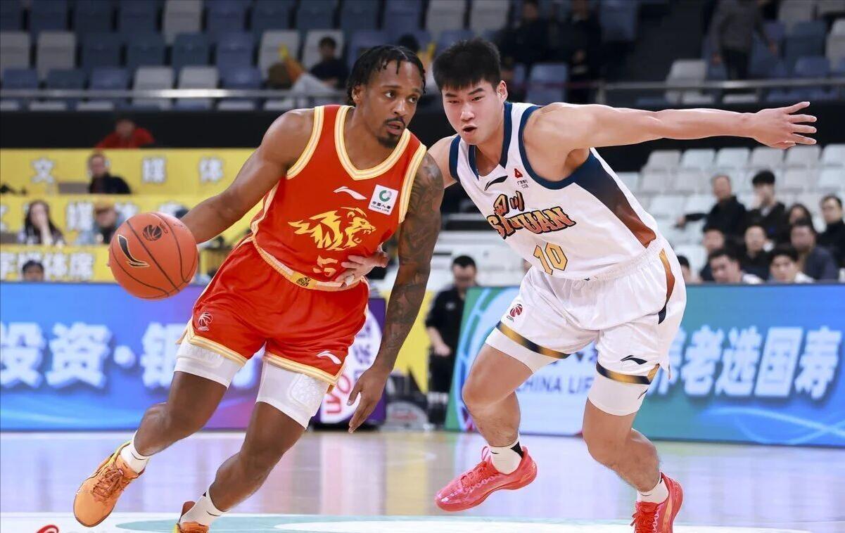 如意体育app-得不偿失!北控23分输广厦,朱松玮反击摔到腰,胡金秋狂砍22+7
